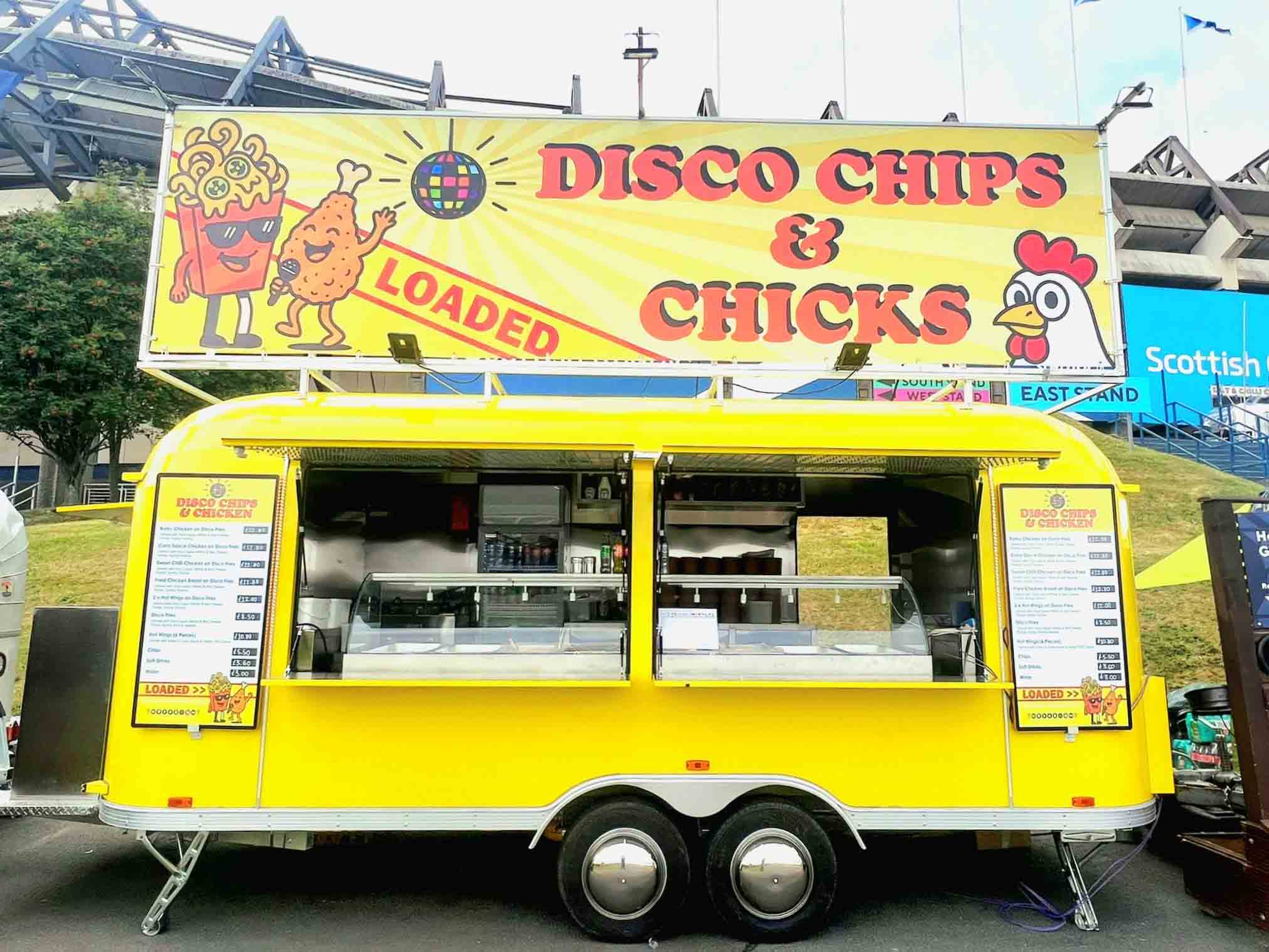 Qingfeng Food Trailer Debüt -Stuns! Der Kunde erfasst die Freude an der mobilen Küche mit hoher Entscheidung